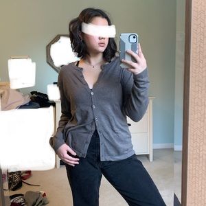 70% SILK, 12% CASHMERE sweater.